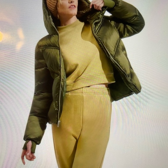 UGG Ronney Women's Cropped Puffer Hooded Jacket Olive Green Size L NEW $198 - Picture 1 of 13